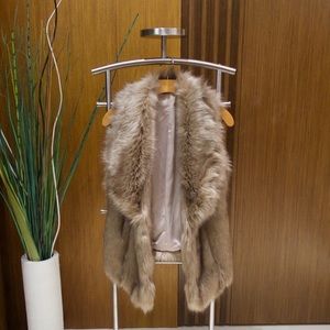 [NEW] URBAN OUTFITTERS | Faux Fur Vest